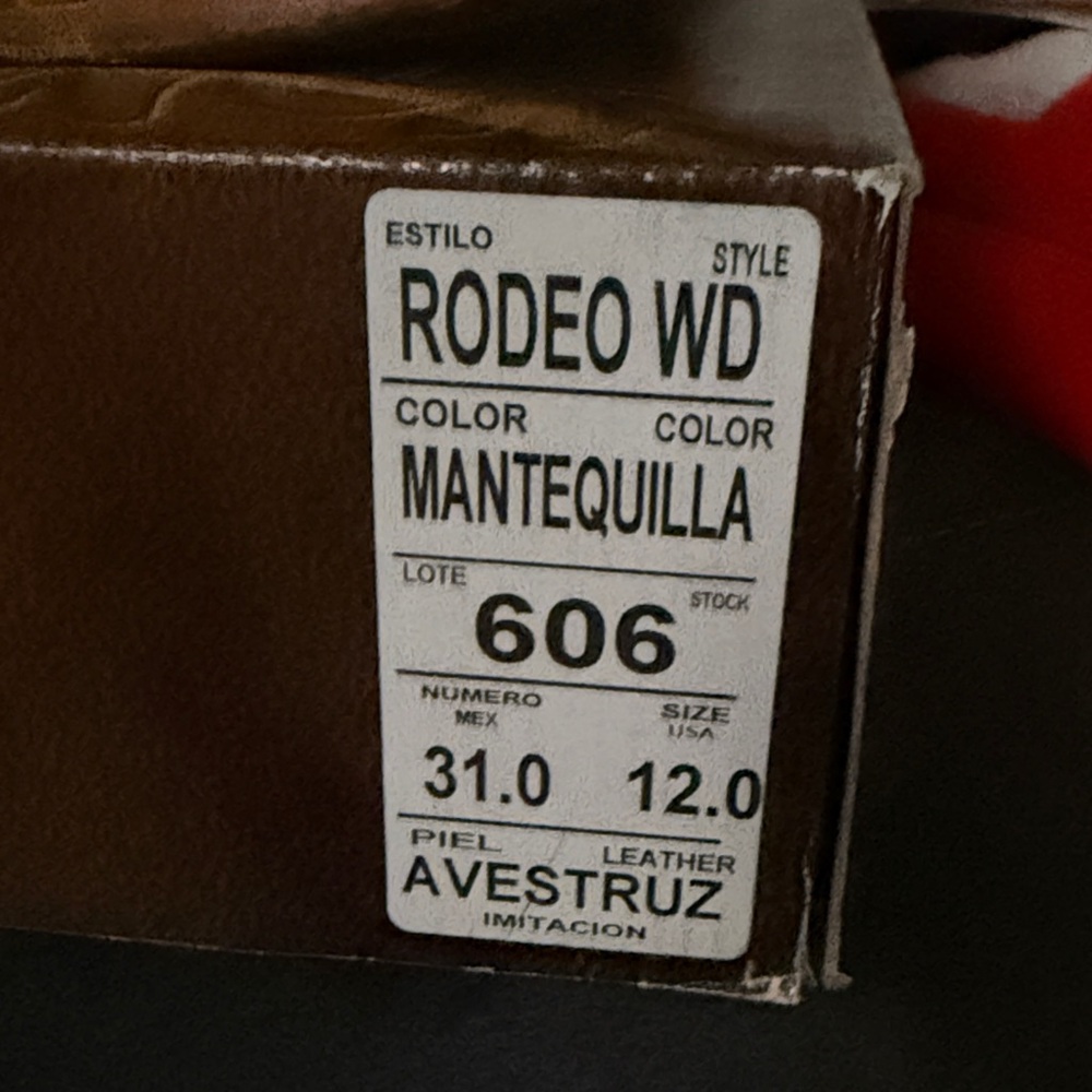 Stylish Yellow Western Boots for Men - Picture 5 of 5